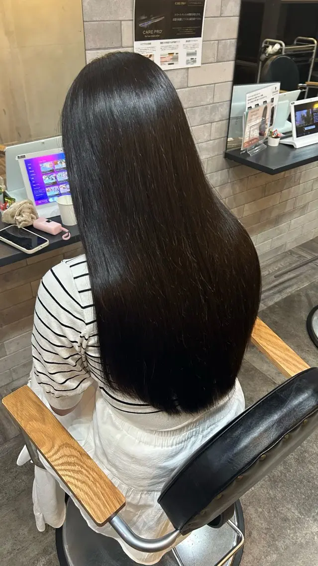 🎀🩶縮毛矯正でうねりのないサラサラヘアに(カット込み)の写真