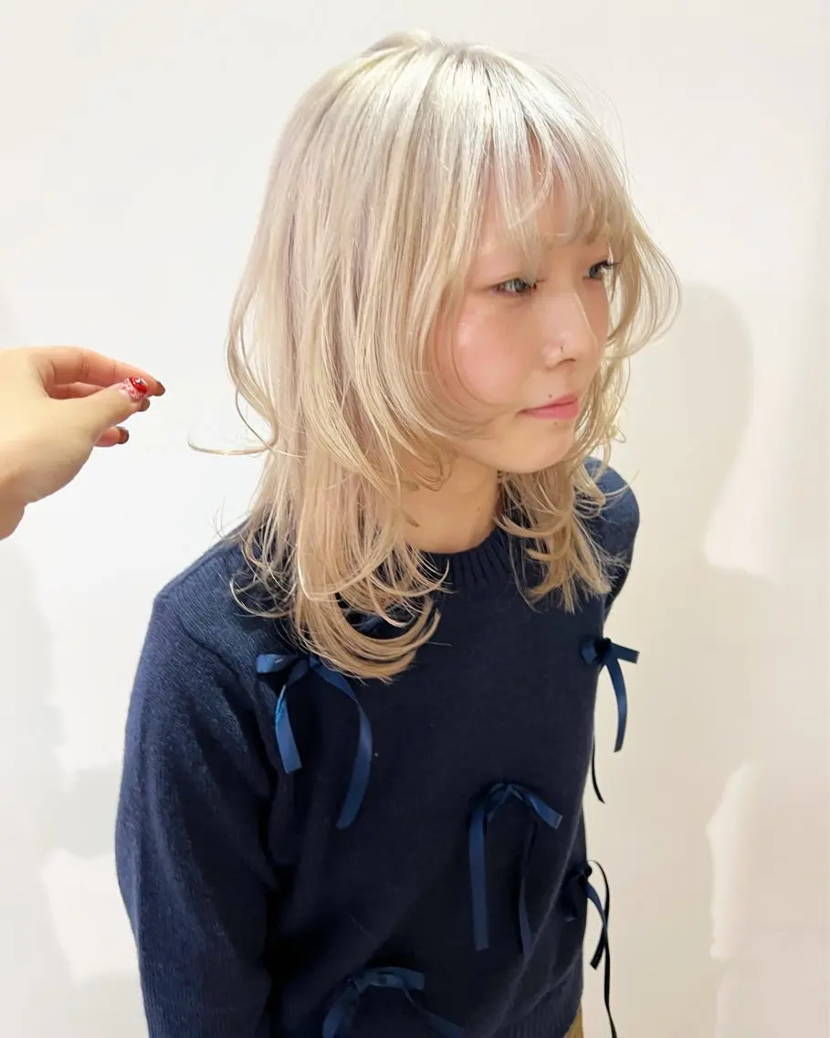 カット+ケアブリーチダブルカラー🌈✨✨ダメージoffのハイトーンとカットで今どきヘアに❤︎❤︎❤︎の写真