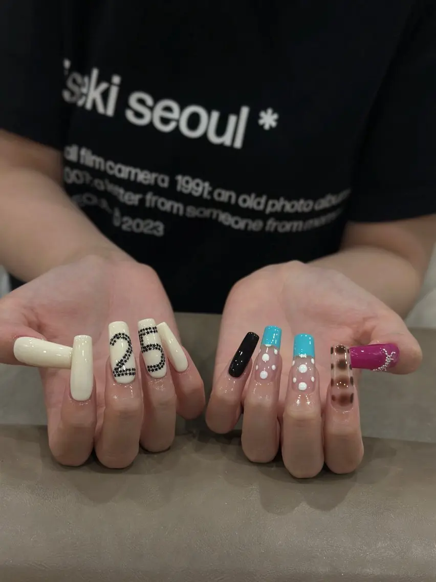 ネイル ジェルネイル 韓国ネイル 持ち込み シンプルネイル ワンホンネイル ハンドネイル 🎀Aura. Yurachanのネイルデザイン
