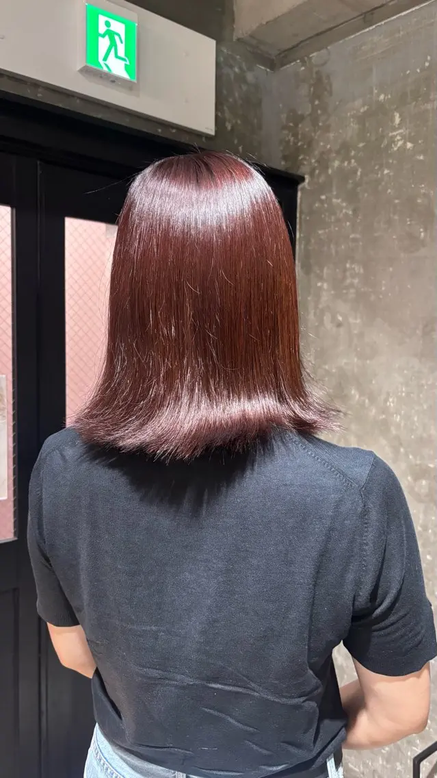 ミディアム カラー ヘアカラー 𝐇𝐈𝐑𝐀 𝐘𝐀𝐌𝐀のヘアスタイル