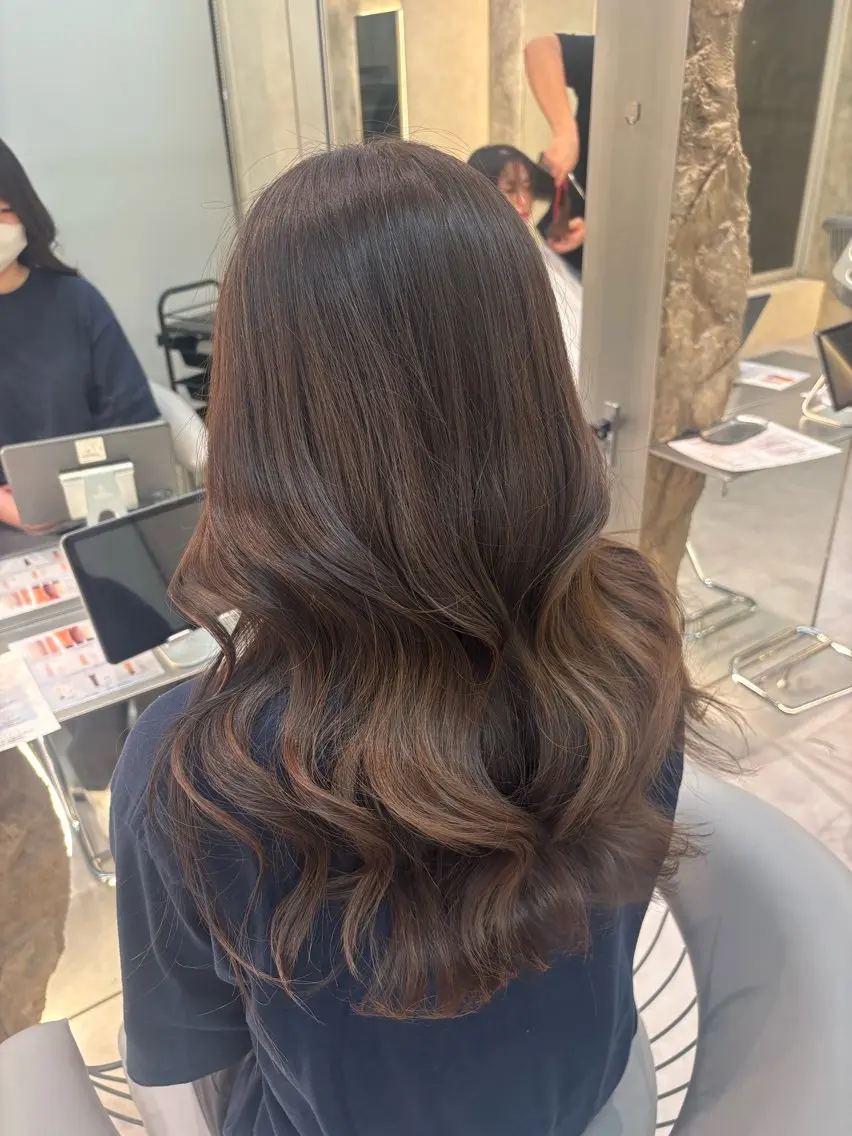 カラー 富永 愛梨のヘアスタイル