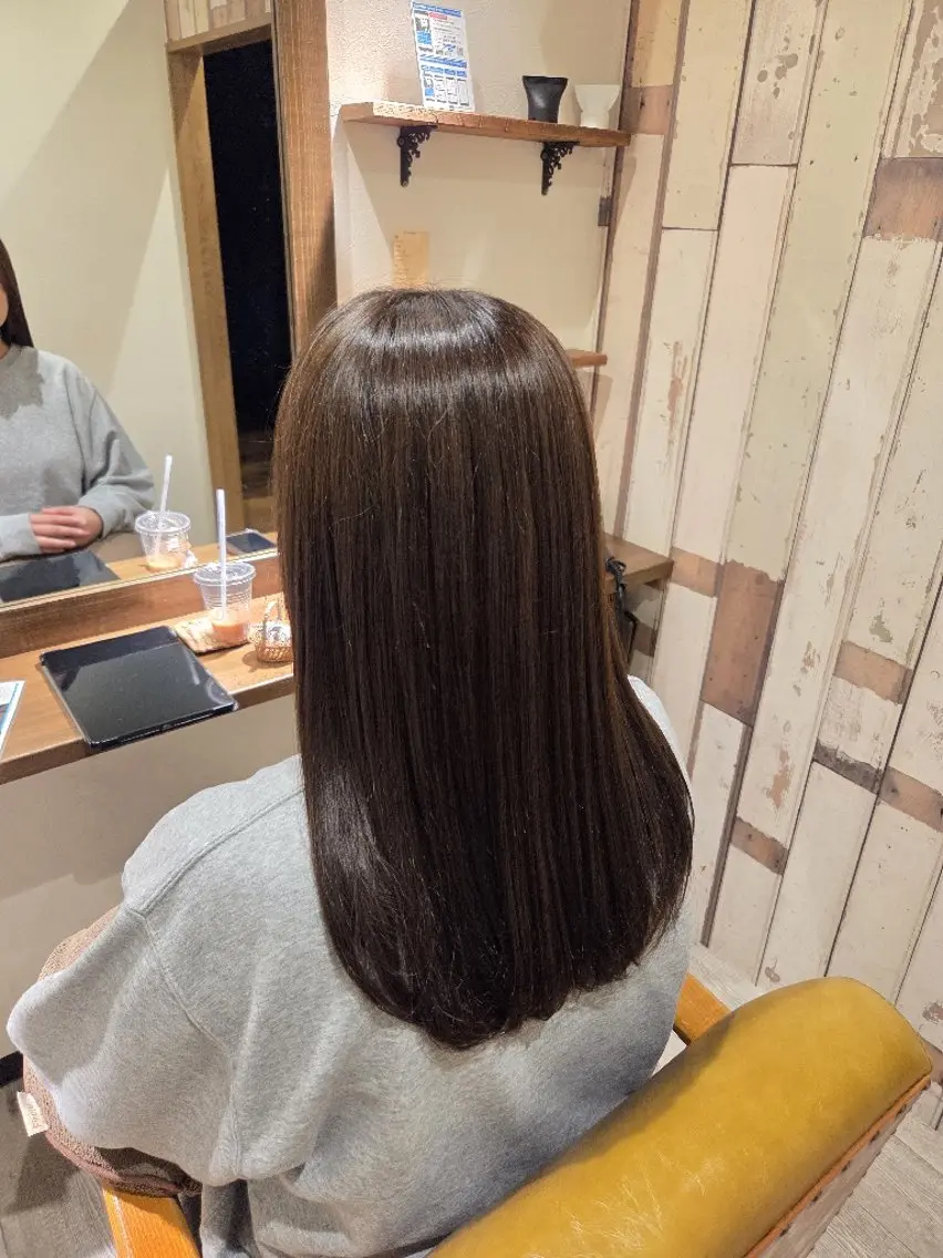 ロング カラー ブラウンカラー チョコレートブラウン トリートメント カット ヘアカラー トリートメント 松江  幸世のヘアスタイル