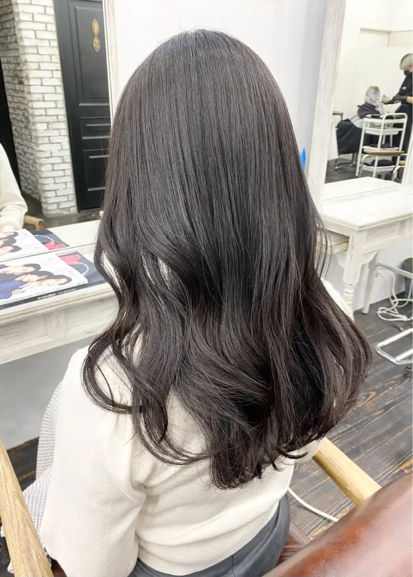 ミディアム カラー カット ヘアカラー トリートメント tomomi /レイヤーカットのヘアスタイル