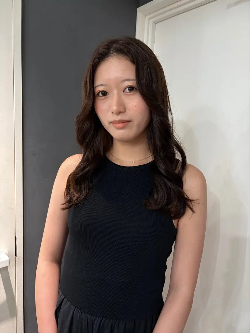 セミロング 平井 よし乃のヘアスタイル