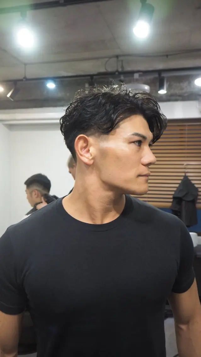 ショート メンズ フェードカット 七三 スキンフェード ショートヘア 小野寺 彗人のヘアスタイル