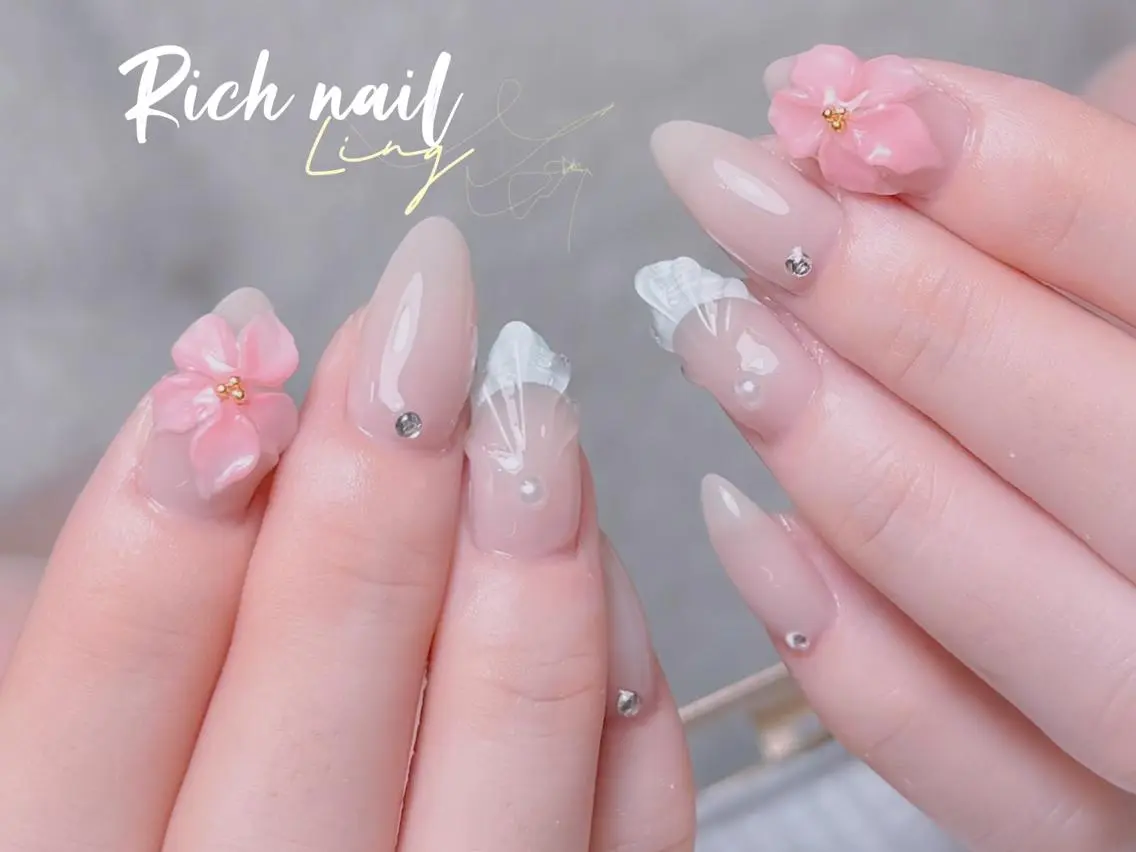 ネイル ハンドネイル ハンドケア Rich Nail 🤲🏻梨央のネイルデザイン