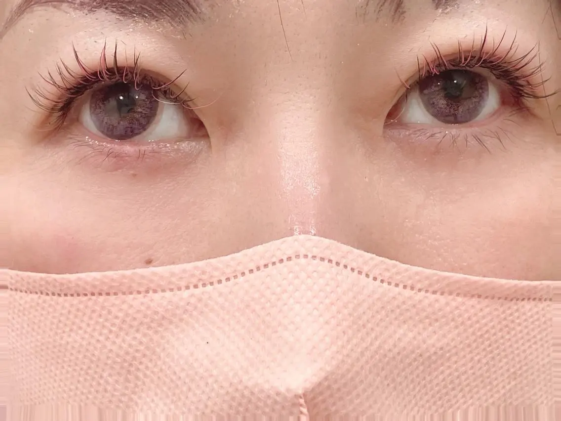 ミディアム マツエク・マツパ 付け放題 カラーマツエク フラットラッシュ 《LB》ラブリエ Nail&eyeのマツエク・マツパデザイン