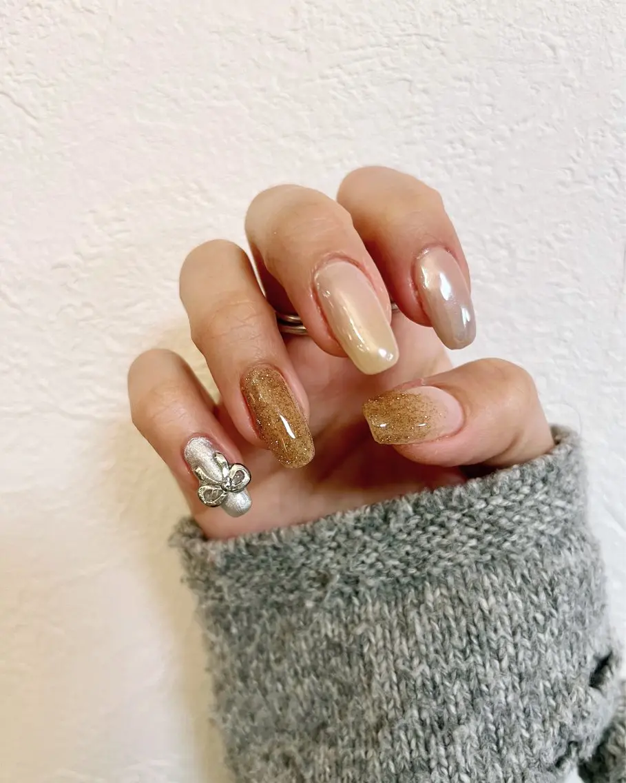 ネイル フラッシュネイル ミラーネイル リボン ホワイト nail room.のネイルデザイン