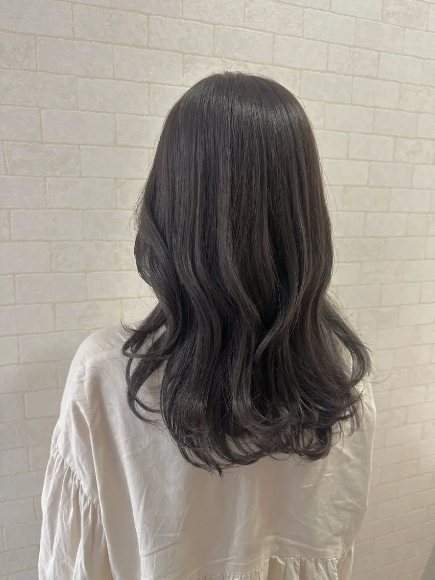 ロング カラー ブリーチ 透明感カラー ダブルカラー ブリーチなしカラー 顔まわりレイヤー 大人レイヤー& 透明感カラー💄のヘアスタイル