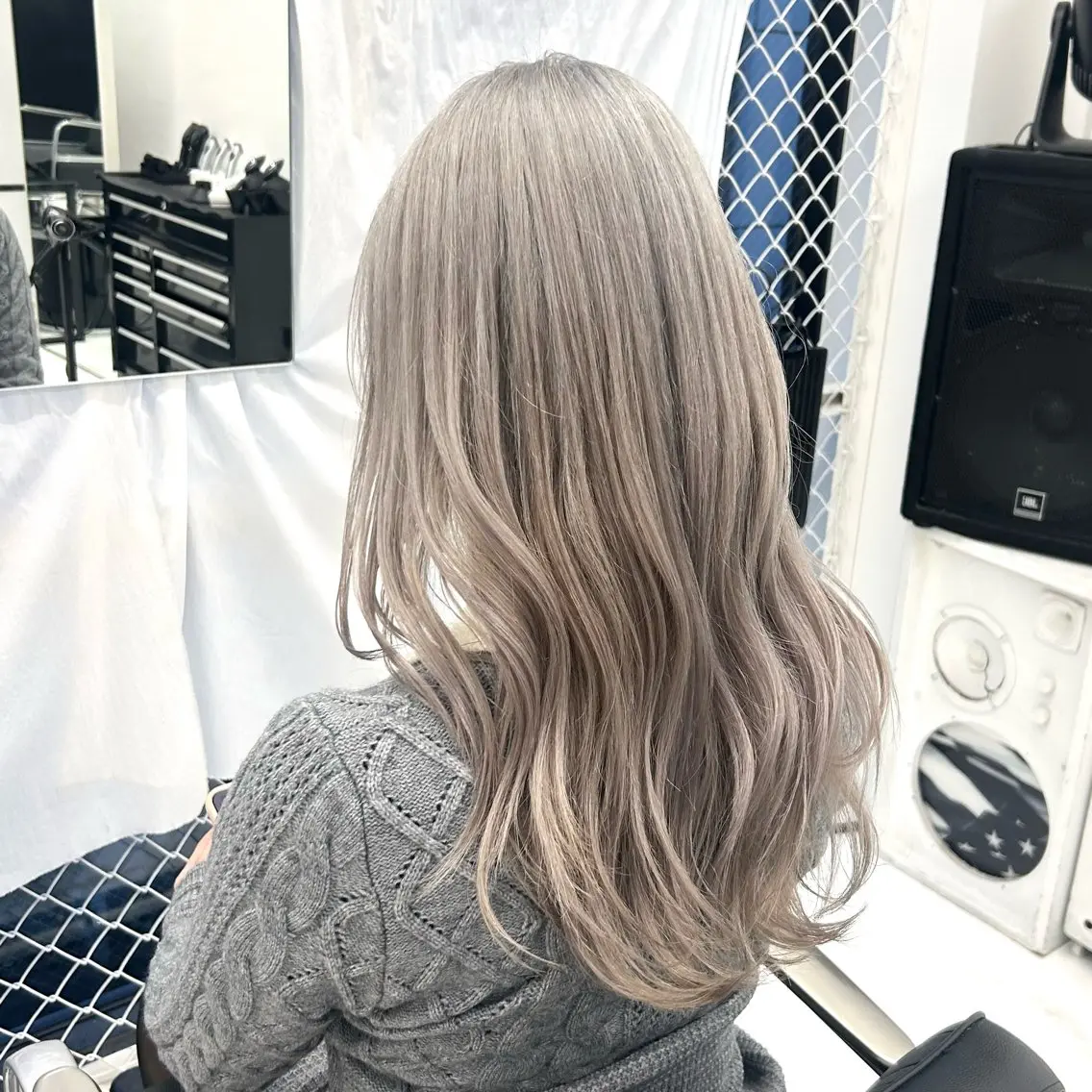 【ホワイトブリーチ⭐️】ケアブリーチ2回＋カラー＋保湿トリートメント🩵ブリーチ2回でベースをきれいに整えましょう‼️の写真