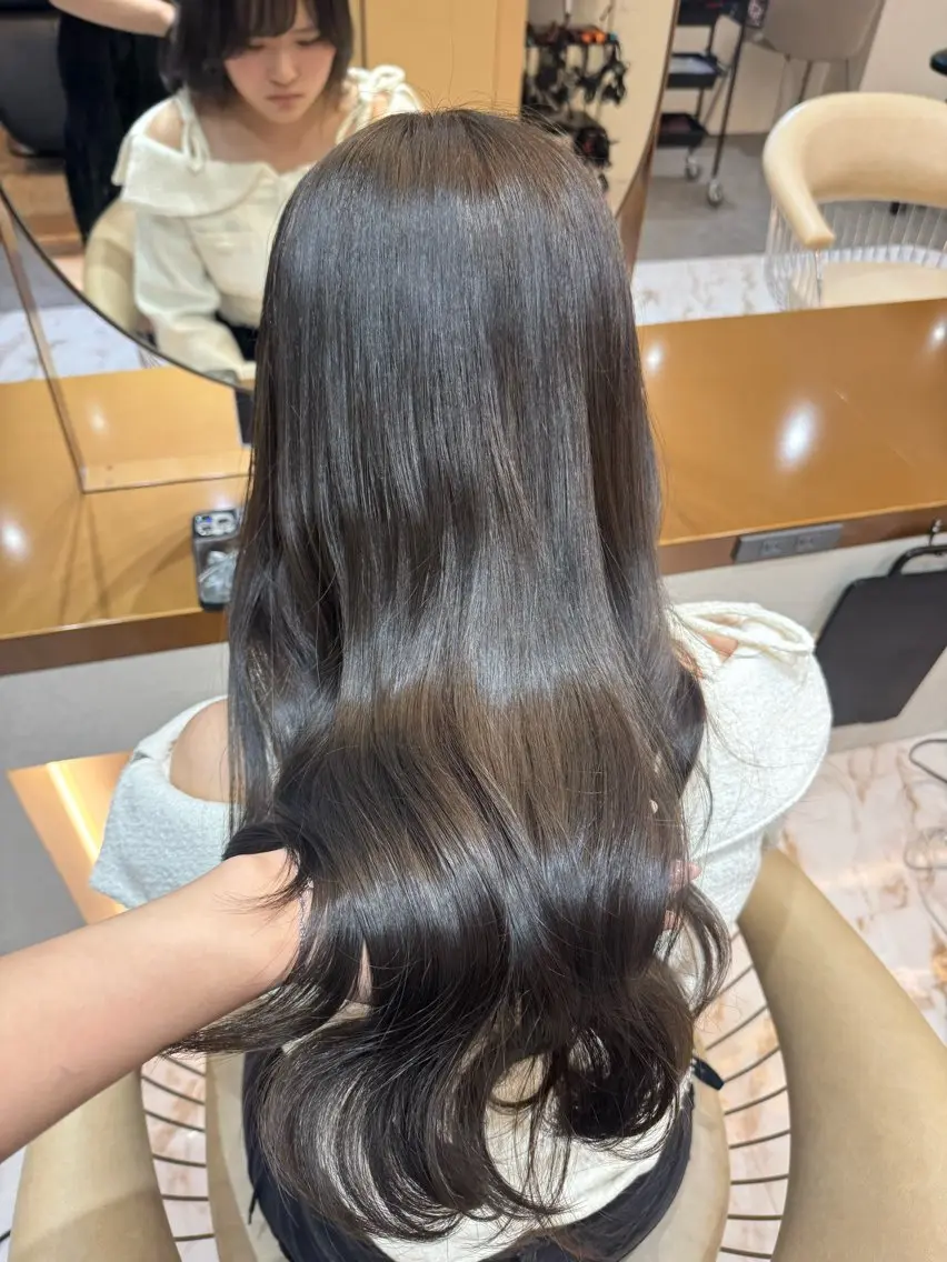 ロング カラー ベージュカラー オリーブベージュ ʚザクザクレイヤー× 艶透明感/にしじまɞのヘアスタイル