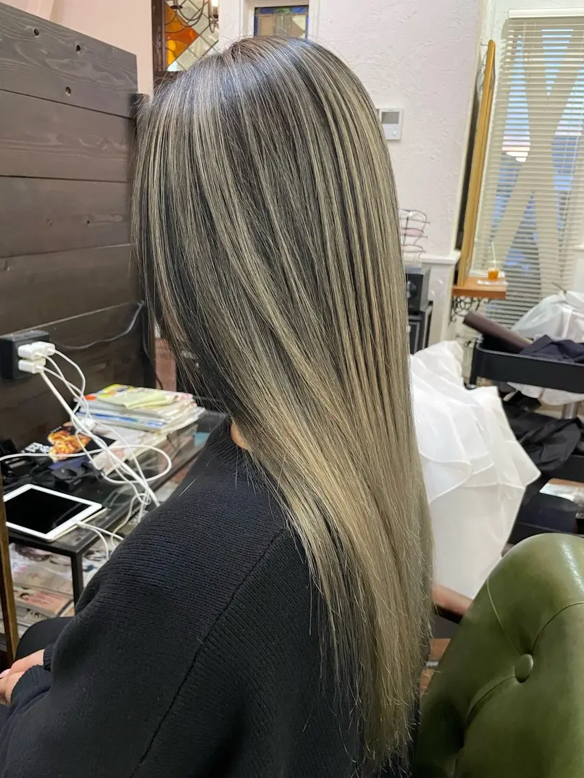 ロング ヘアカラー 下林 雅明のヘアスタイル
