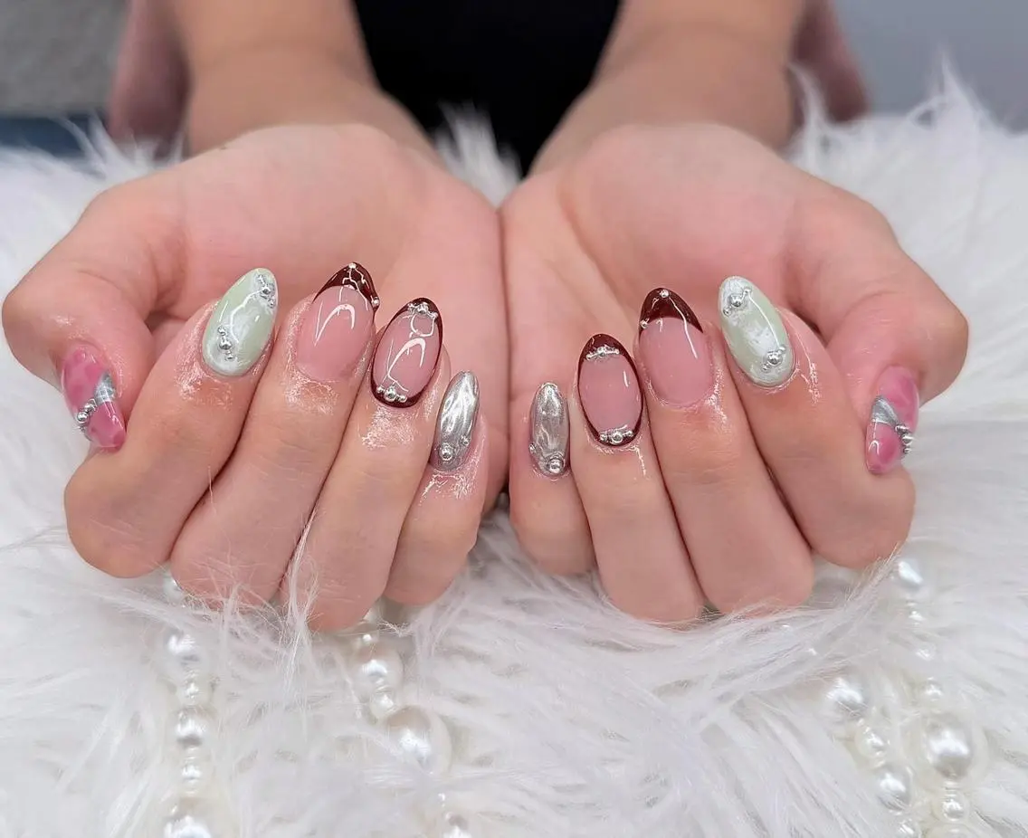 ネイル クリアネイル 韓国ネイル ロングネイル 持ち込み シルバー Melia Nail Nambaのネイルデザイン