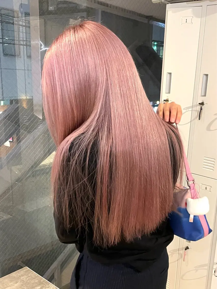 ロング カラー ヘアカラー akane .のヘアスタイル