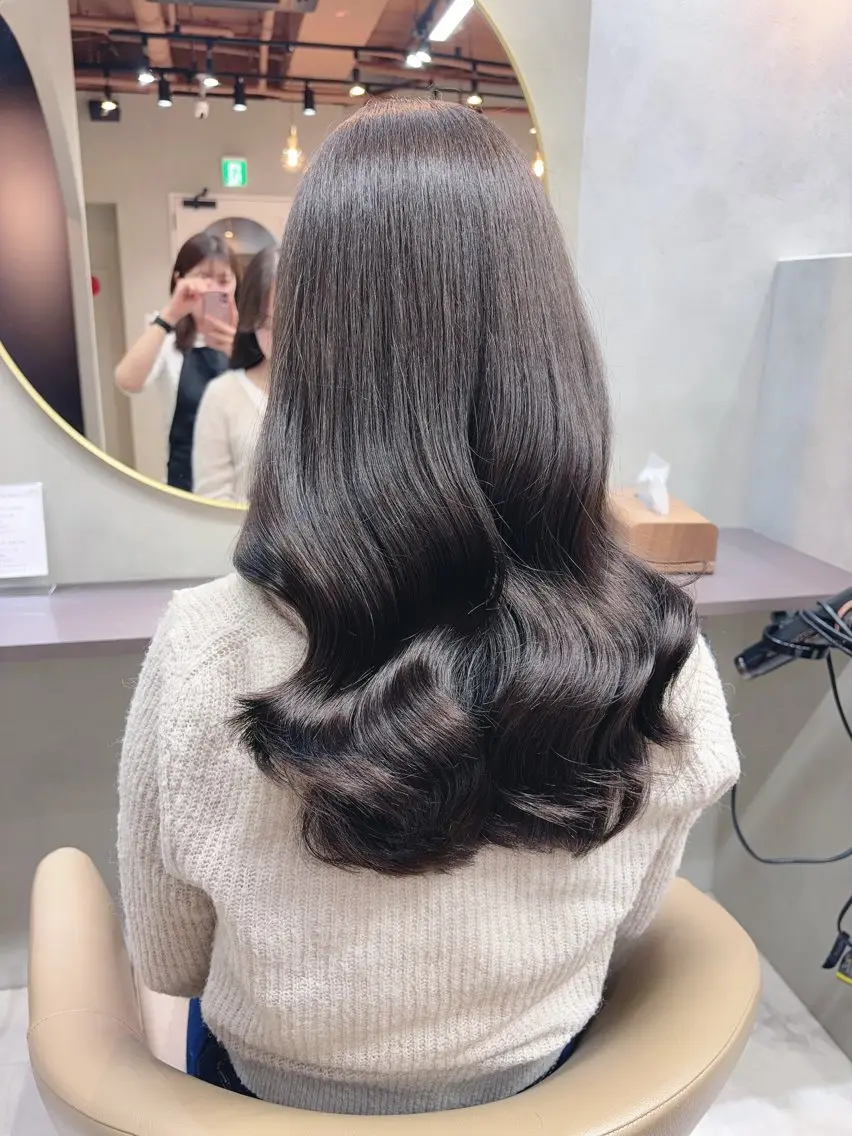 セミロング カラー カット ヘアカラー トリートメント 村山 茉衣のヘアスタイル
