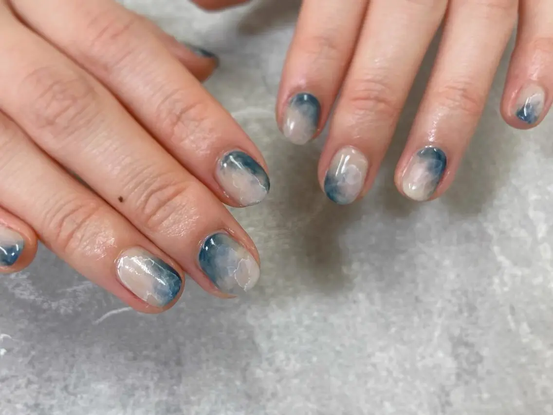 ネイル ネイビー ニュアンスネイル ハンドネイル foglia❁. ⌇imamuraのネイルデザイン