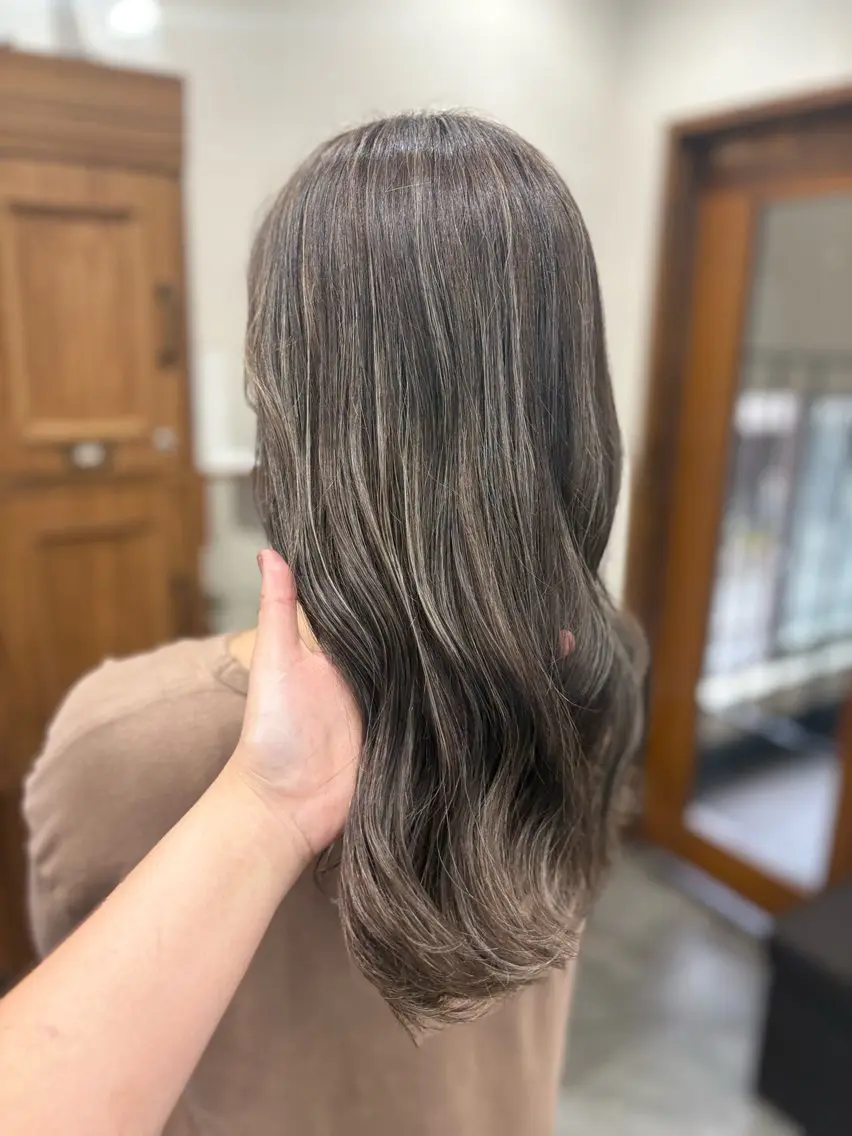 カラー ハイライトカラー 江波戸 恵のヘアスタイル