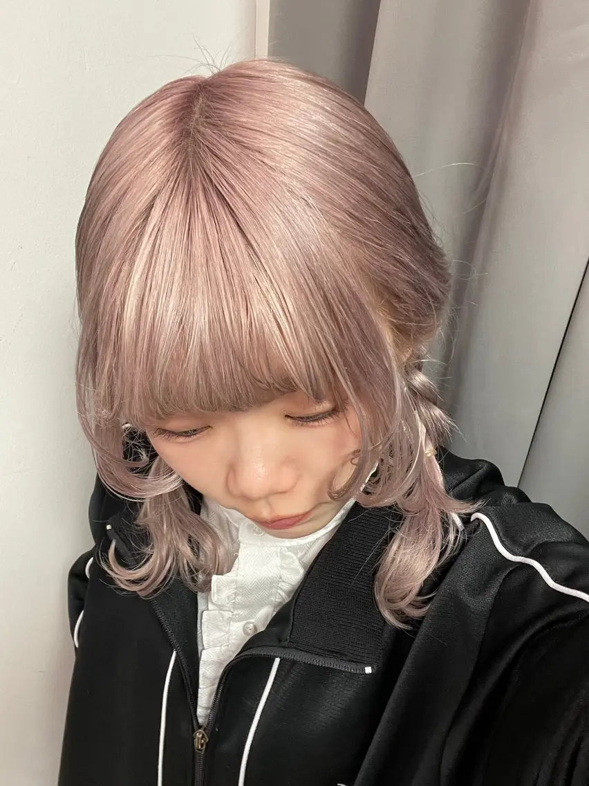 ミディアム カラー ベージュカラー ブリーチ ダブルカラー ハイトーンカラー ピンクカラー ヘアカラー girly/ヘア メイクMitsukiのヘアスタイル