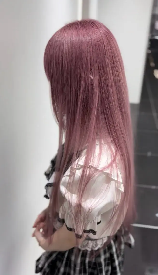 ロング カラー ピンクカラー ヘアカラー ねね🦖 /ブリーチカラーのヘアスタイル
