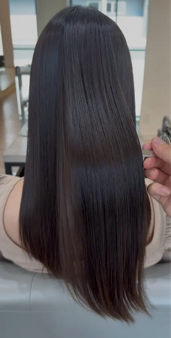 ロング 縮毛矯正 クロギ リョウのヘアスタイル