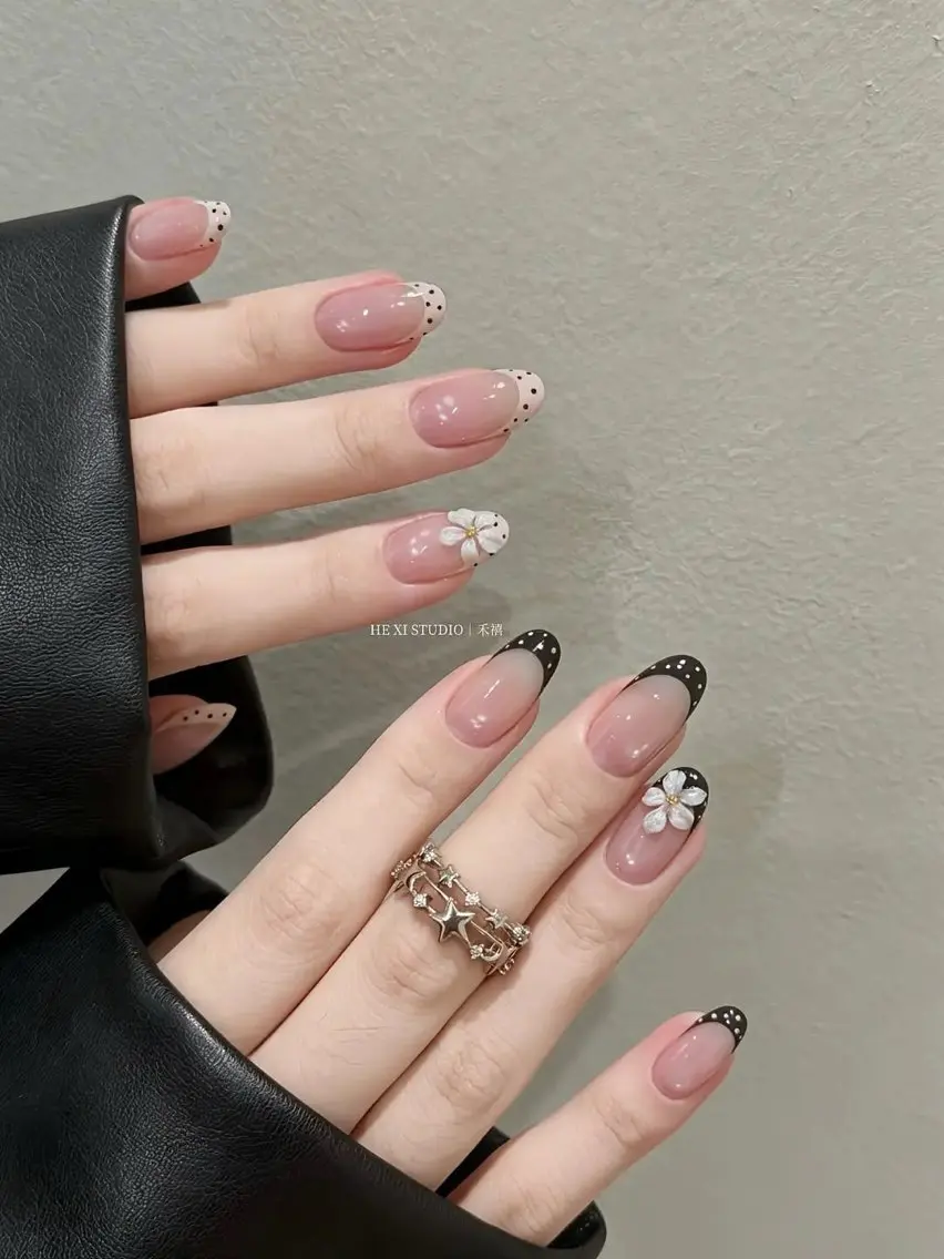 ネイル 韓国ネイル マグネットネイル 持ち込み Dyo Nail_Royalのネイルデザイン
