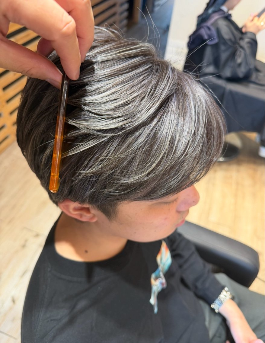ショート カラー メンズ メンズハイライト ハイライトカラー ハイライト カット ヘアカラー 大久保 隆蔵のヘアスタイル