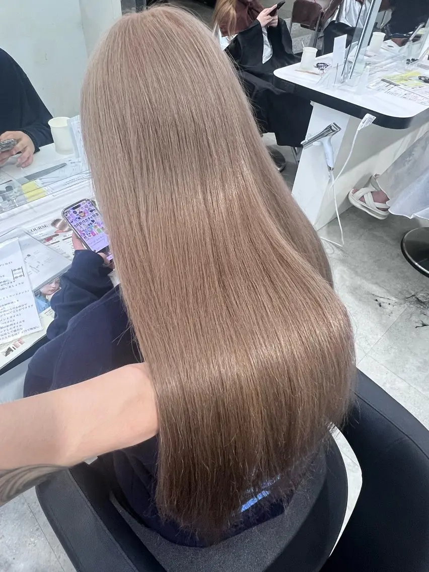 カラー REN🤍ハイトーン ×韓国レイヤーのヘアスタイル