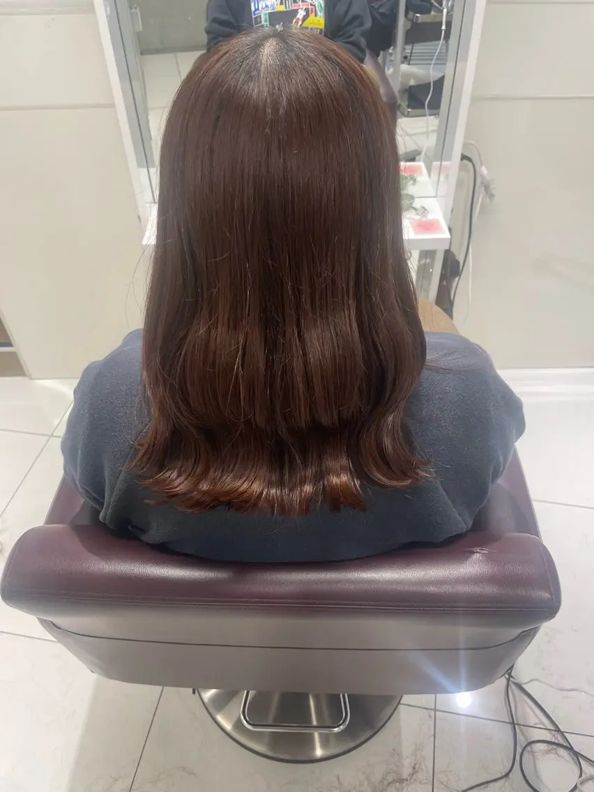 ミディアム yuzuna ハイトーン 天神のヘアスタイル