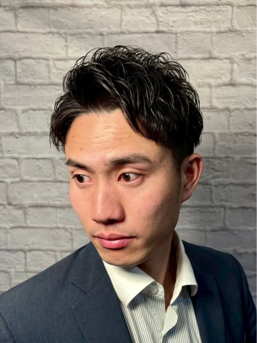 ショート パーマ コムロ ヒロヤのヘアスタイル