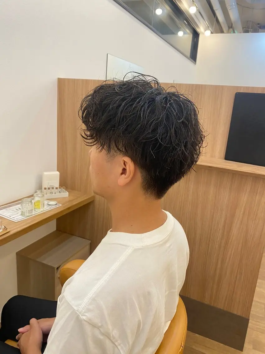 ショート パーマ メンズ メンズパーマ ツイストスパイラルパーマ スパイラルパーマ 林 瑠夏のヘアスタイル