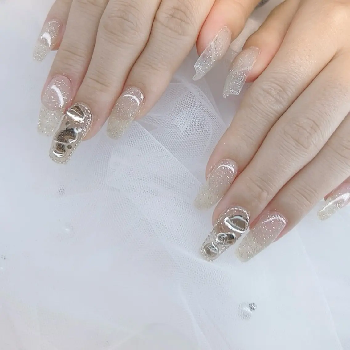 ネイル ストーンネイル Charlie 🖤のネイルデザイン