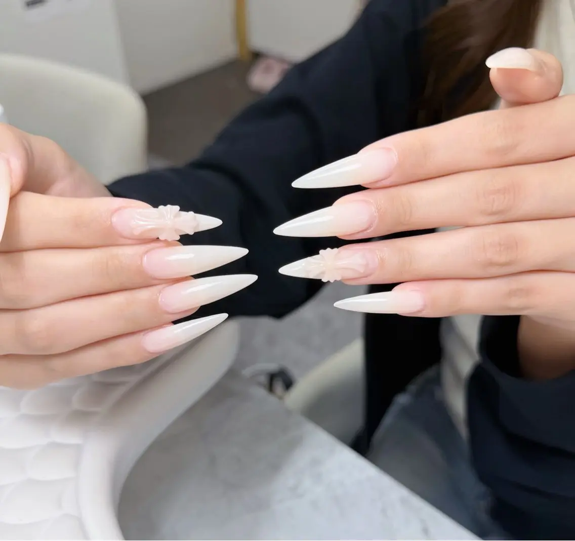 ネイル フレンチネイル キラキラネイル 韓国ネイル シンプルネイル ワンホンネイル ハンドネイル MEI Nailのネイルデザイン