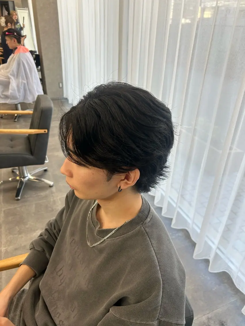 ミディアム パーマ メンズ ミディアムパーマ メンズパーマ ニュアンスパーマ momo🎀毛流れ パーマ/🚹限定のヘアスタイル