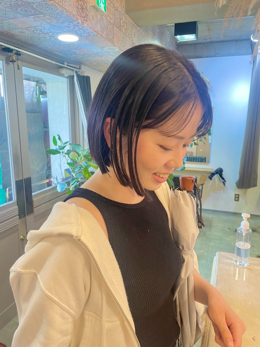 ミディアム ショートボブ ボブ 荒牧 絵美のヘアスタイル