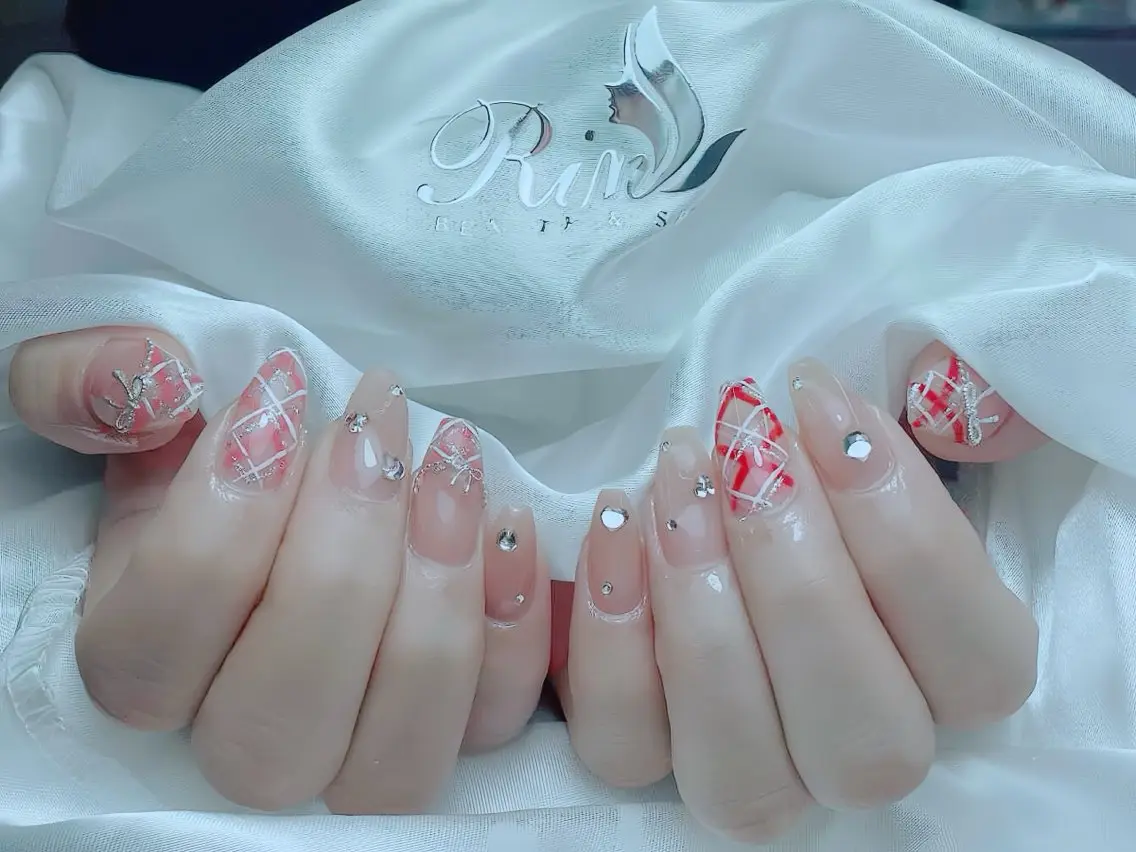 ネイル ボルドー フレンチネイル グラデーション キラキラネイル 韓国ネイル ハンドネイル Rin Nail 新大久保店のネイルデザイン
