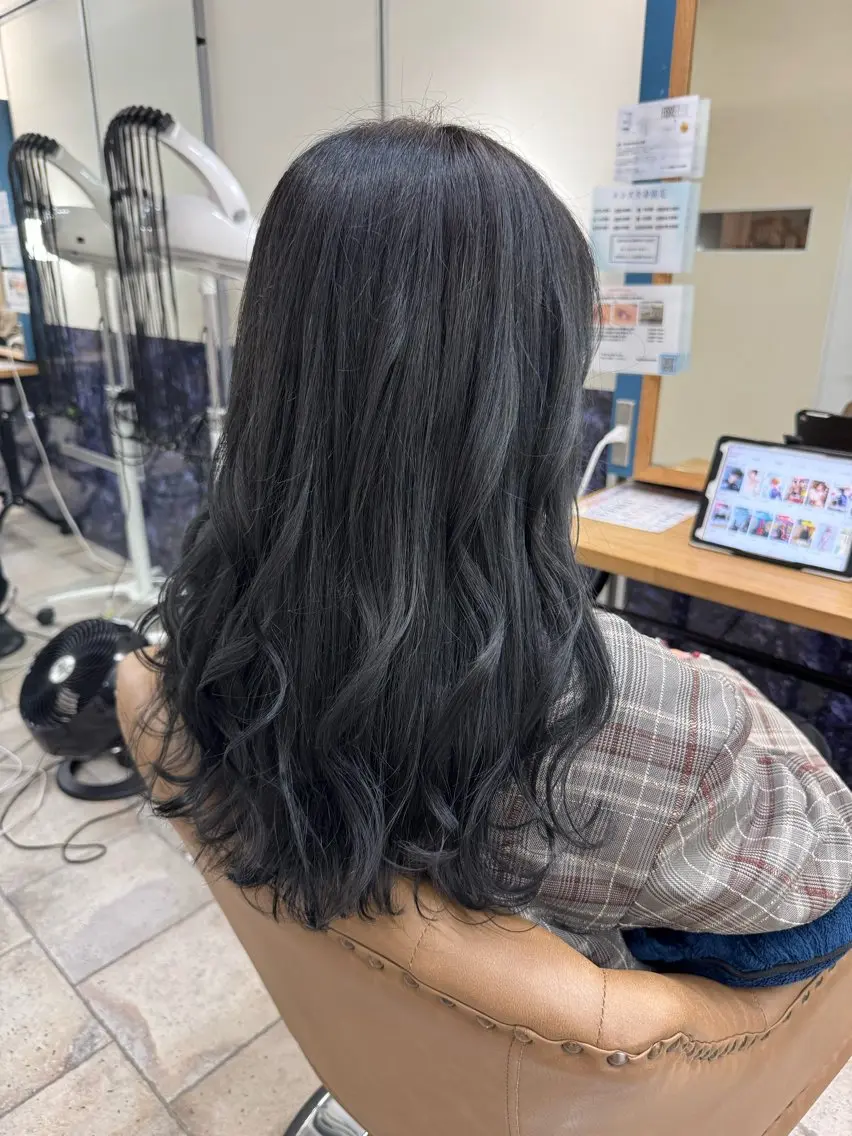 ロング カラー 黒髪 ブルーカラー ブルーブラック ヘアカラー トリートメント 🍒透明感カラー/ 艶カラー/さくら🍒のヘアスタイル