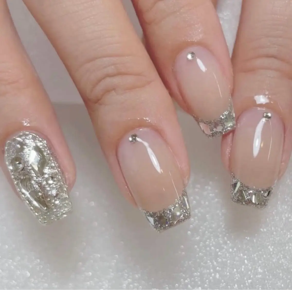 ネイル アートネイル フレンチネイル ジェルネイル ガラスフレンチ パラジェル ハンドネイル Queeens nailのネイルデザイン