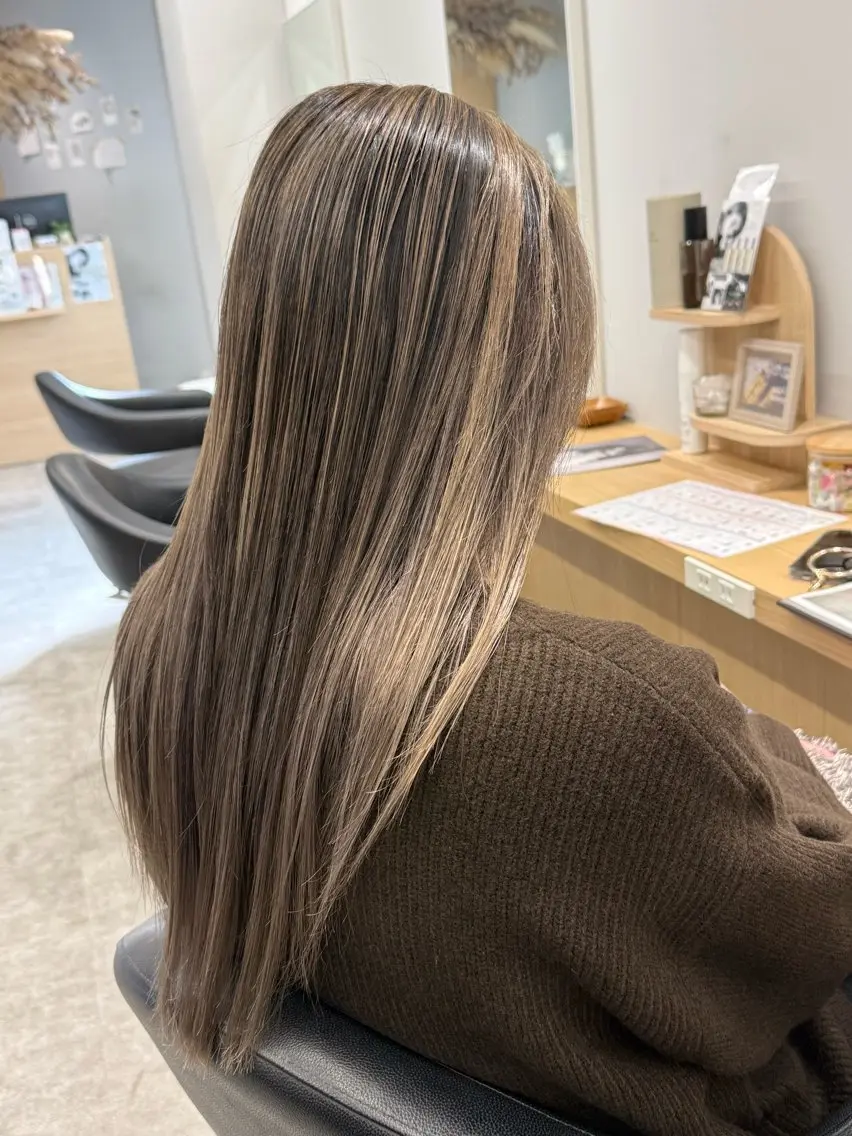 ロング カラー バレイヤージュ ブリーチ レイヤーカット カット ヘアカラー 巻ける髪質改善🫧ハ イライト/永田汰伊智のヘアスタイル