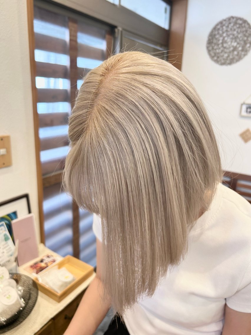 ミディアム カラー ブリーチ ケアブリーチ カット ヘアカラー トリートメント Maya🦋 ハイトーン特化のヘアスタイル