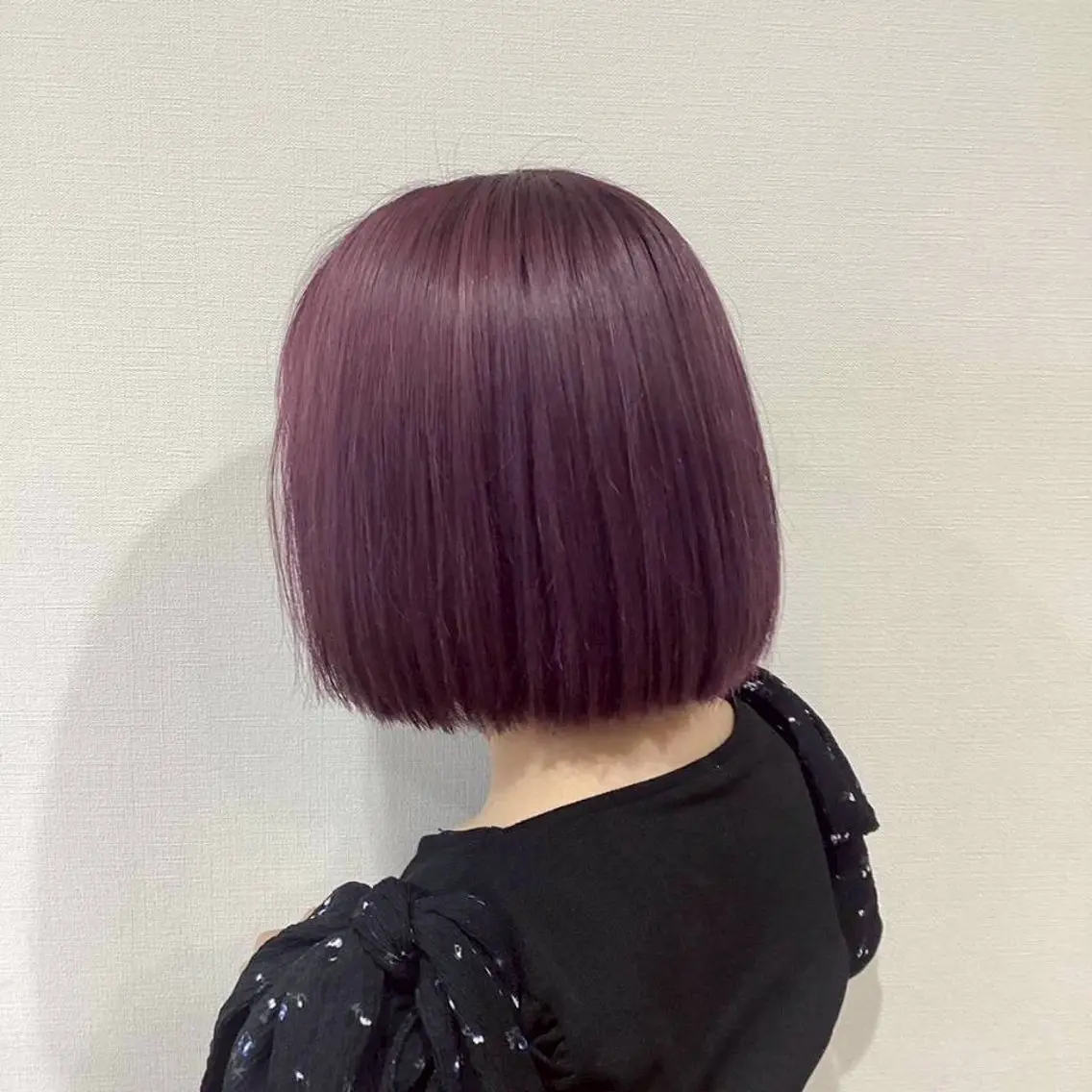 ミディアム ピンクラベンダー ヘアカラー グラスヘアー石垣 渕 七海のヘアスタイル