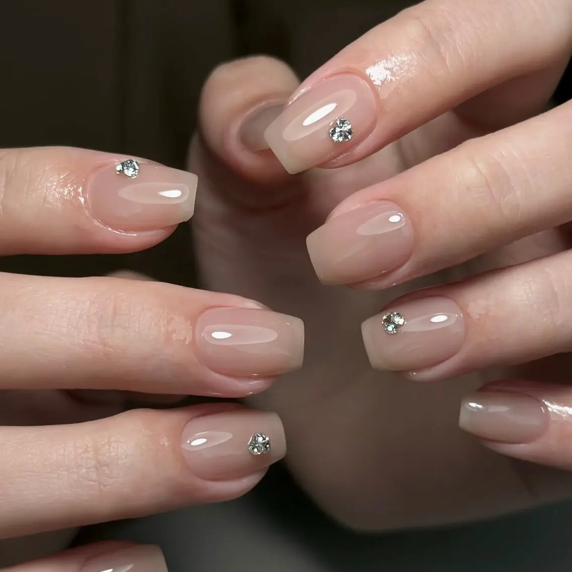 ♡練習モデル募集中♡お得にネイル💅🏻【オフ無し】ワンカラー×キラキラストーン10個の写真