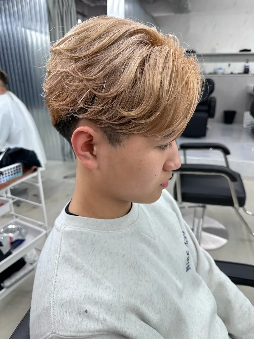 似合わせカット＋ダブルカラー(ブリーチや、ケアブリーチ＋2200円)に変更も可の写真