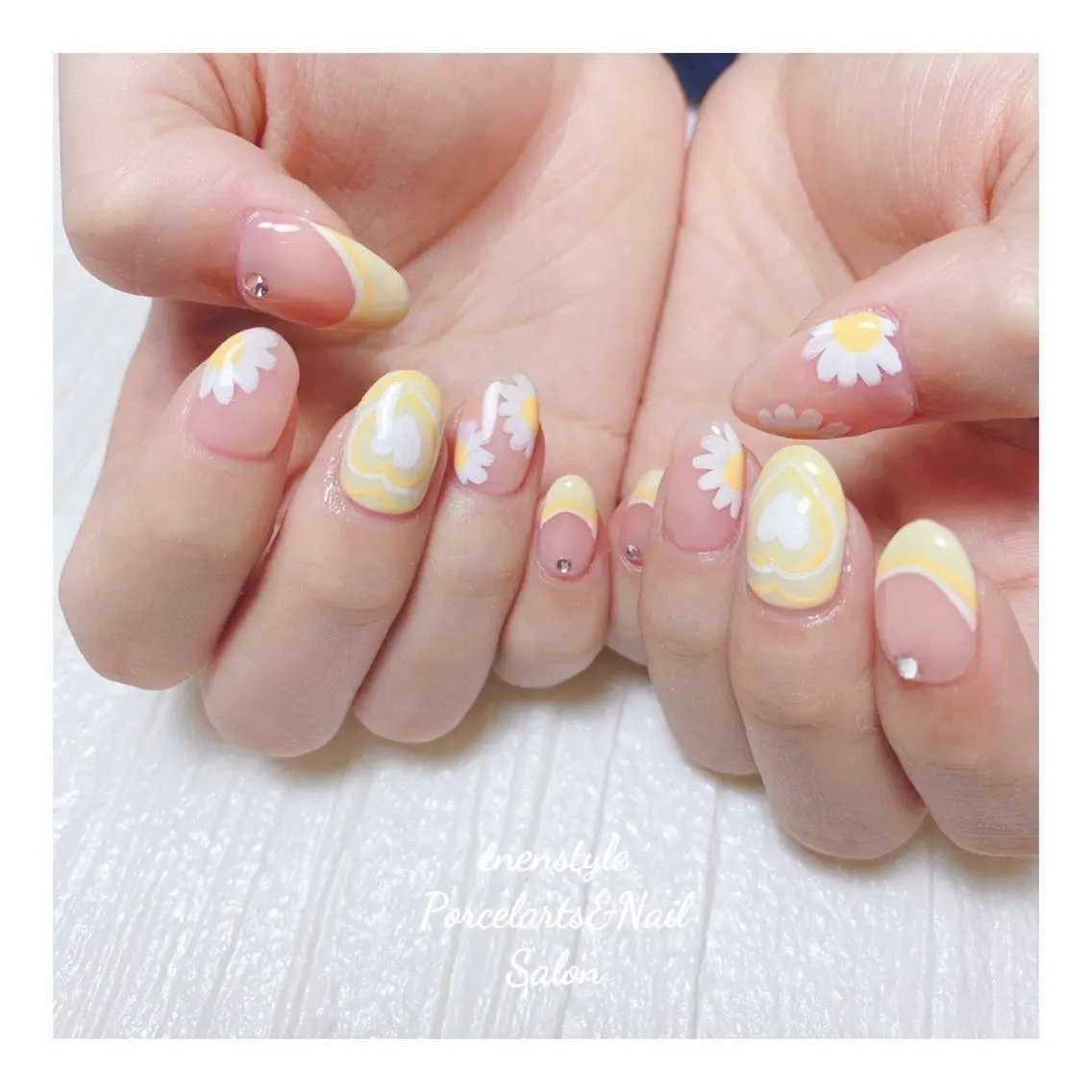 ミディアム ネイル 🐾enen style 🐾のネイルデザイン