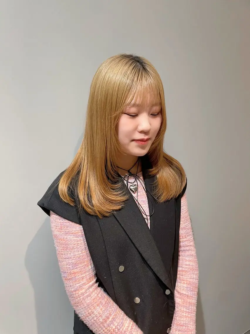 セミロング 顔まわりレイヤー 顔周りカット レイヤーカット カットモデル/ miyuのヘアスタイル