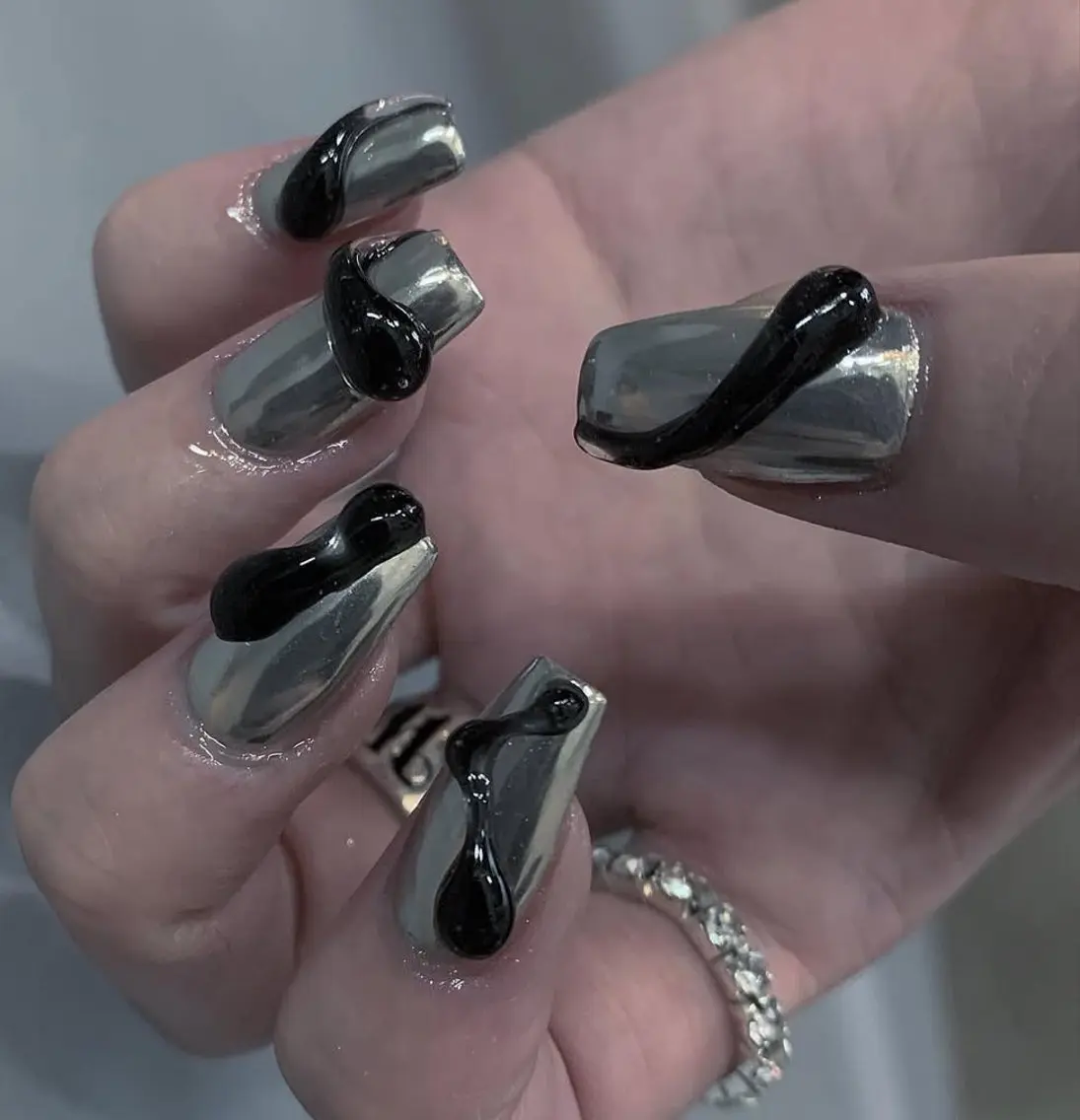 ネイル オーロラネイル フレンチネイル ジェルネイル ハロウィン キラキラネイル H.baby Nail Salonのネイルデザイン