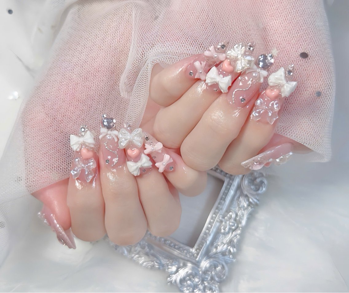 ネイル チークネイル 長さ出し フレンチネイル ジェルネイル グラデーション ハンドネイル THANHTHANH NAILのネイルデザイン