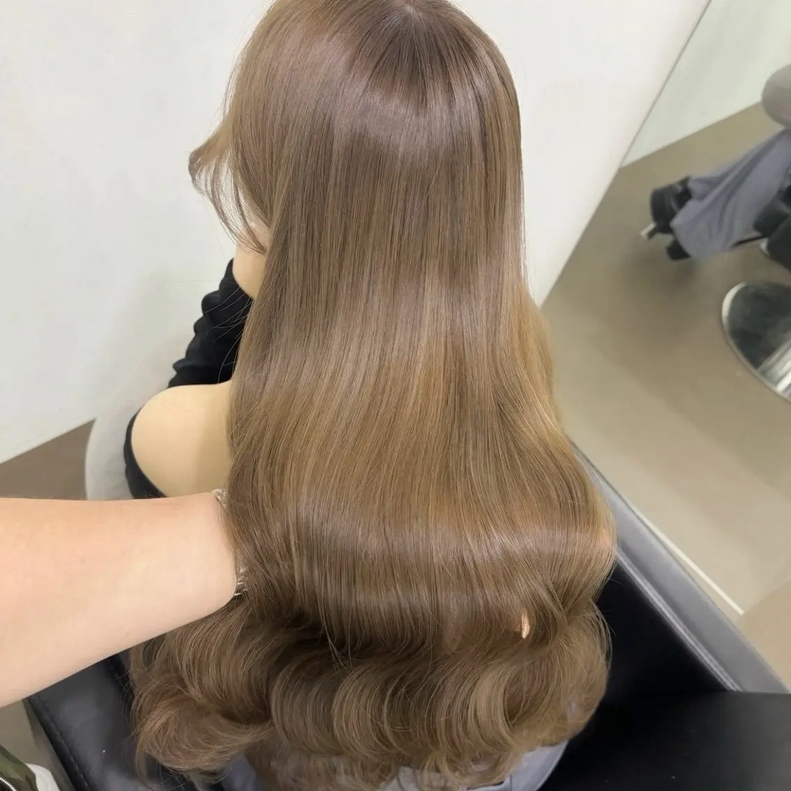 ロング カラー ベージュカラー ブリーチ ブラウンカラー 透明感カラー デザインカラー ヘアカラー トリートメント 涼星/心斎橋/艶髪 モデル様募集中👑のヘアスタイル