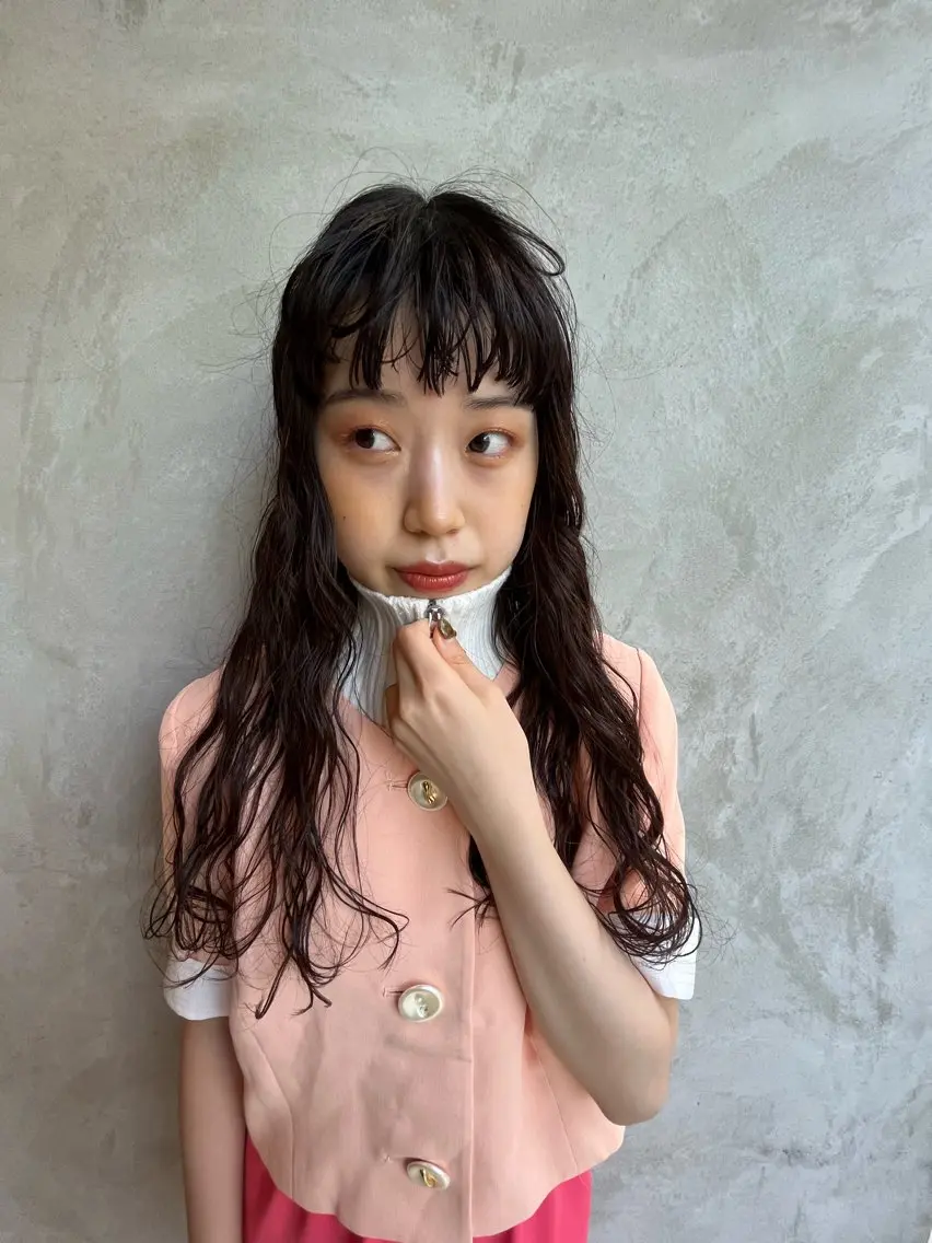 ロング パーマ cut無料🛋️ momoha🐰🪡のヘアスタイル
