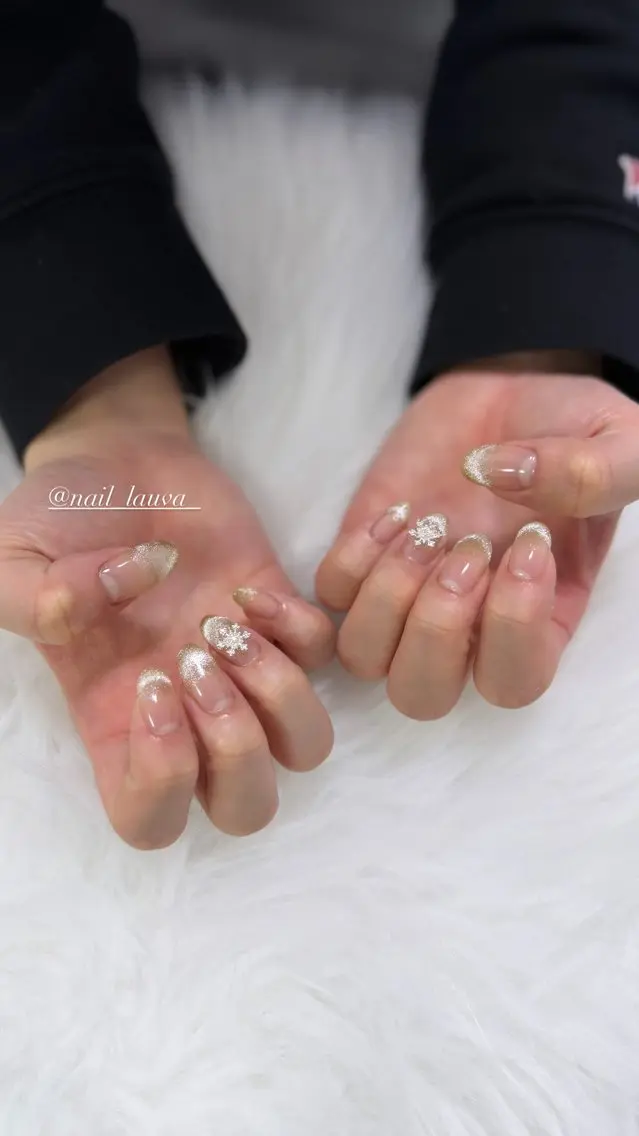 ネイル フレンチネイル マグネットネイル マグネットフレンチ ハンドネイル nailsalon lauvaのネイルデザイン
