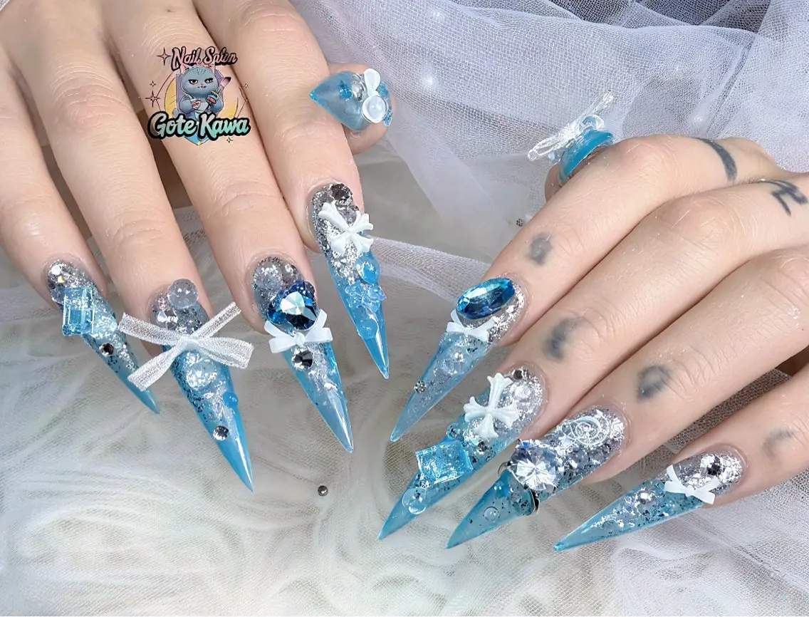 ネイル クリアネイル リボン ストーンネイル 夏ネイル ハンドネイル ハンドケア Gote Kawa nail salonのネイルデザイン
